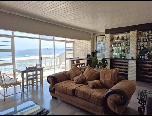 7 BEDROOM HOUSE FOR SALE IN DE KELDERS